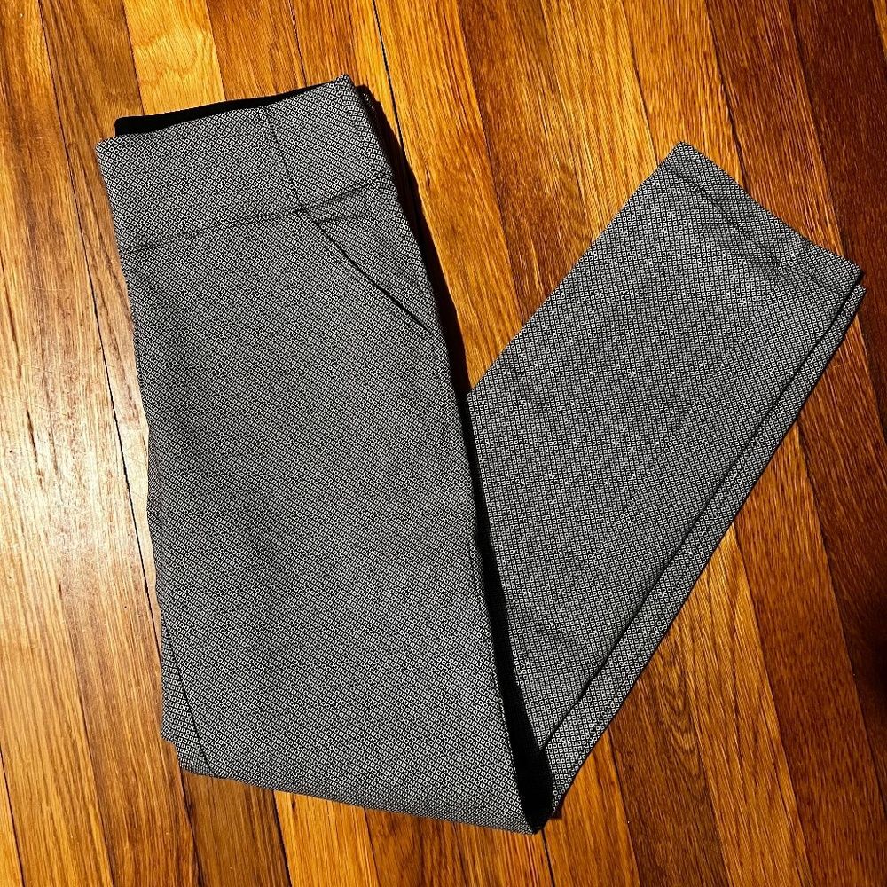 Max Studio Work Pants Size Small - Black and White Pattern